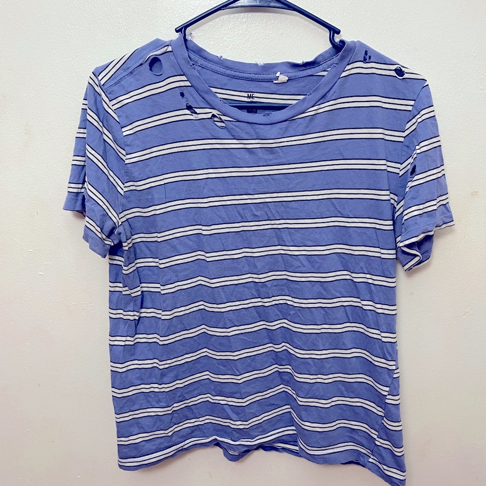 Torn Styled Tee; Really cute with a pair of jeans !!!